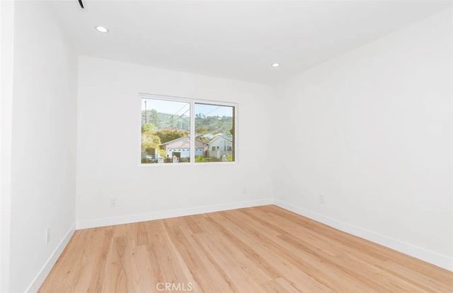 8369 Vine Valley, Los Angeles, CA 91352