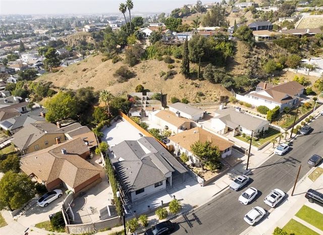 8369 Vine Valley, Los Angeles, CA 91352