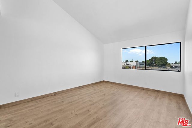 6323 Reseda Boulevard 6, Tarzana (los Angeles), CA 91335