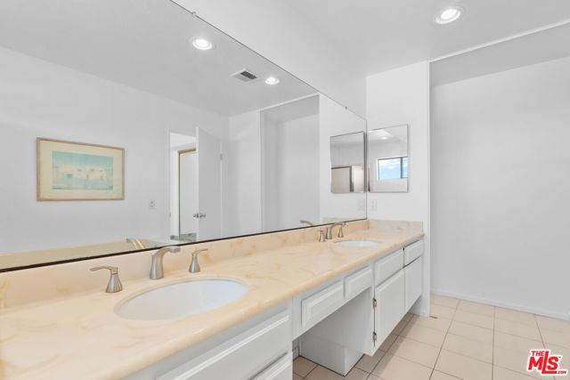 6323 Reseda Boulevard 6, Tarzana (los Angeles), CA 91335