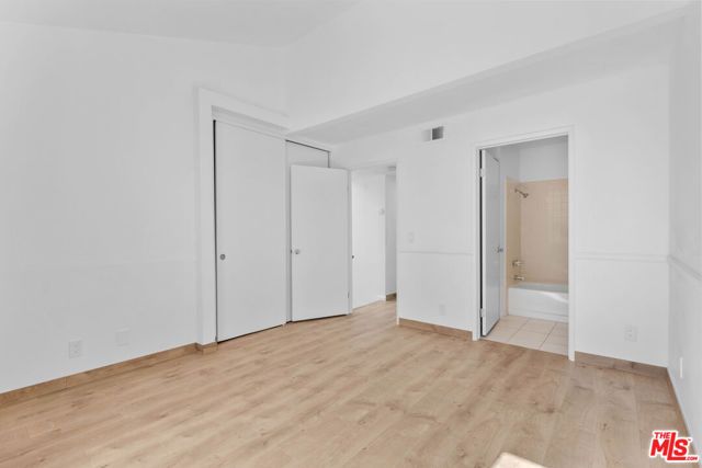 6323 Reseda Boulevard 6, Tarzana (los Angeles), CA 91335