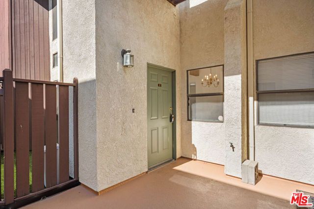 6323 Reseda Boulevard 6, Tarzana (los Angeles), CA 91335