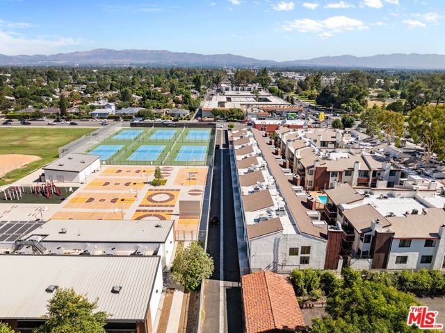 6323 Reseda Boulevard 6, Tarzana (los Angeles), CA 91335