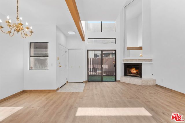 6323 Reseda Boulevard 6, Tarzana (los Angeles), CA 91335