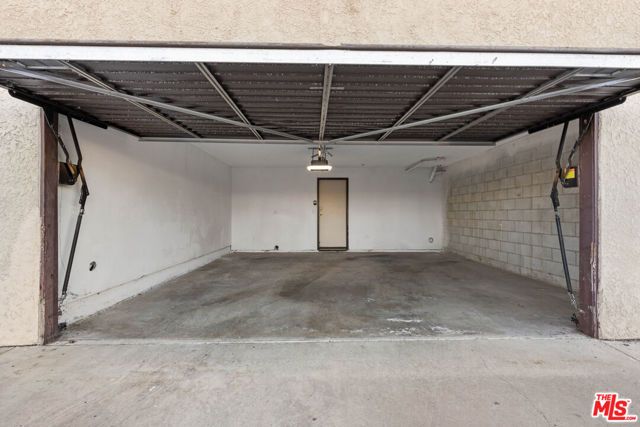 6323 Reseda Boulevard 6, Tarzana (los Angeles), CA 91335