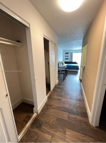 7904 W Dr 111 111, North Bay Village, FL 33141