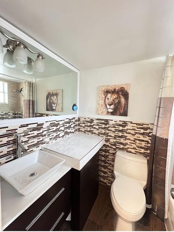 7904 W Dr 111 111, North Bay Village, FL 33141