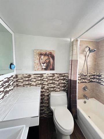 7904 W Dr 111 111, North Bay Village, FL 33141