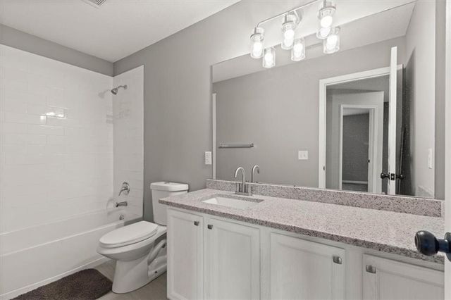 1232 SW WYSTERIA Drive, Lee's Summit, MO 64082