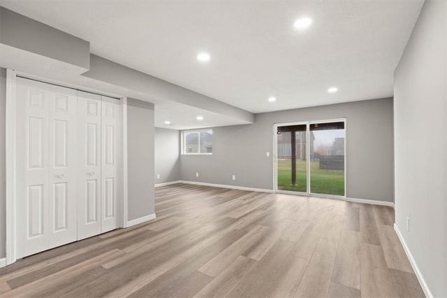 1232 SW WYSTERIA Drive, Lee's Summit, MO 64082