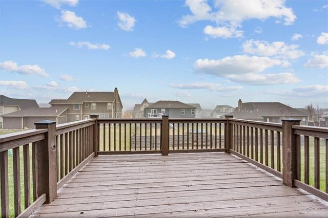 1232 SW WYSTERIA Drive, Lee's Summit, MO 64082