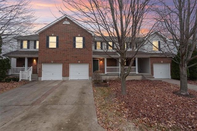 1232 SW WYSTERIA Drive, Lee's Summit, MO 64082