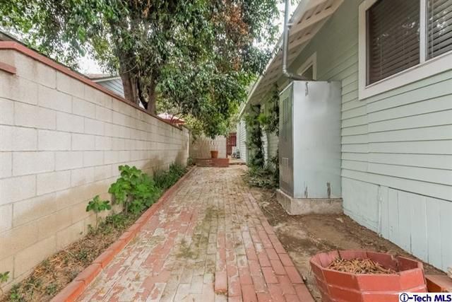 1890 Las Lunas Street, Pasadena, CA 91107