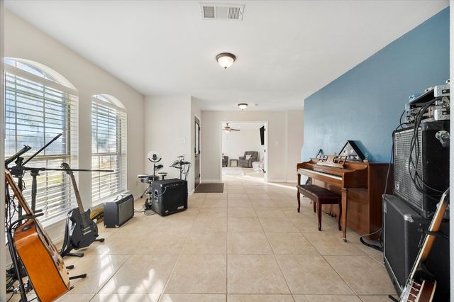 825 Forest Edge Lane, Wylie, TX 75098