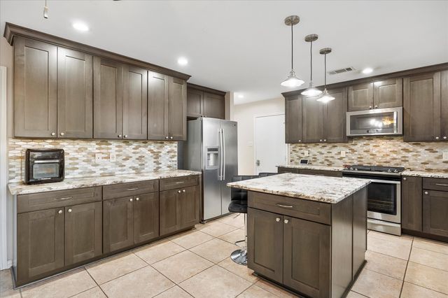 825 Forest Edge Lane, Wylie, TX 75098