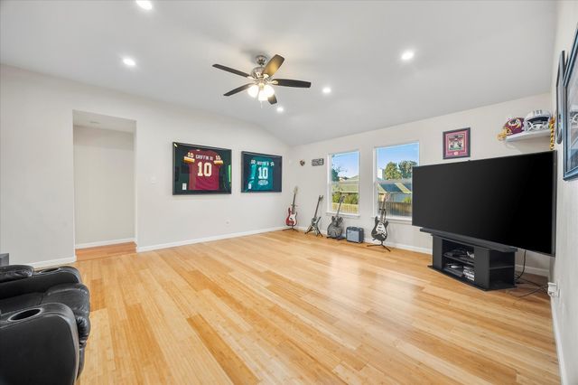 825 Forest Edge Lane, Wylie, TX 75098