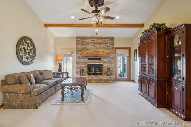 63320 E 293 Road, Grove, OK 74344