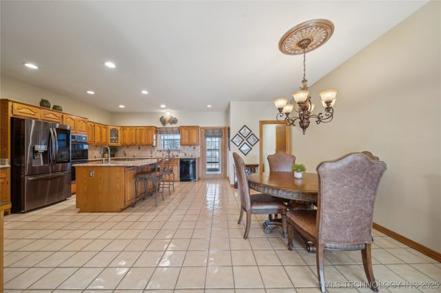 63320 E 293 Road, Grove, OK 74344