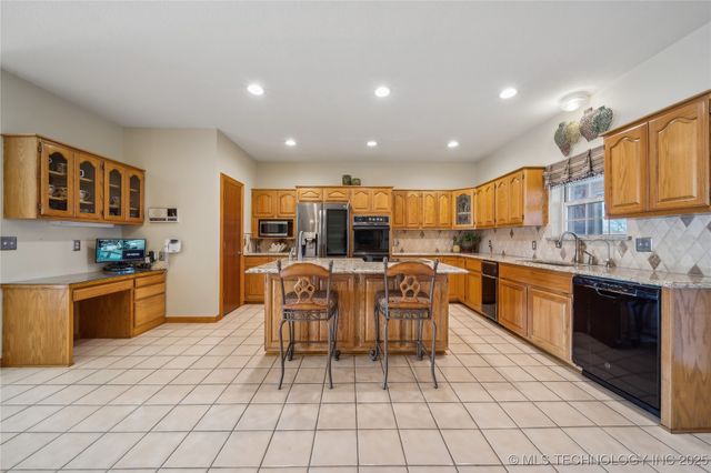 63320 E 293 Road, Grove, OK 74344