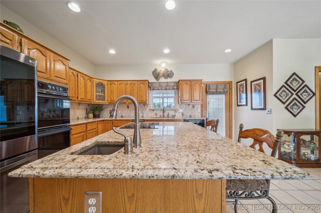 63320 E 293 Road, Grove, OK 74344