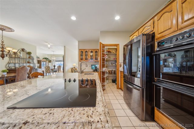 63320 E 293 Road, Grove, OK 74344