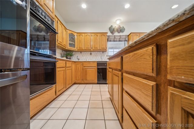 63320 E 293 Road, Grove, OK 74344