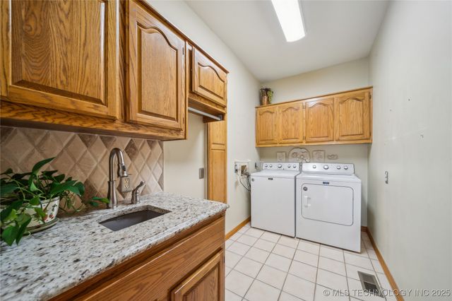 63320 E 293 Road, Grove, OK 74344