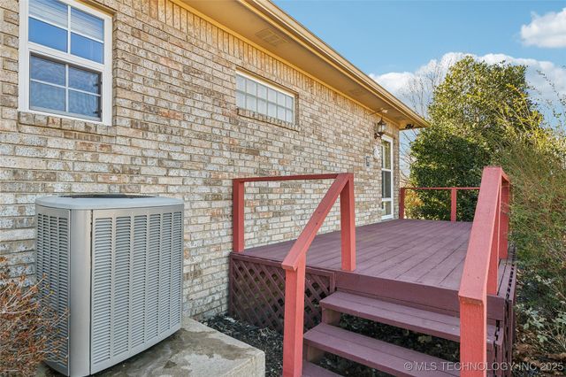 63320 E 293 Road, Grove, OK 74344