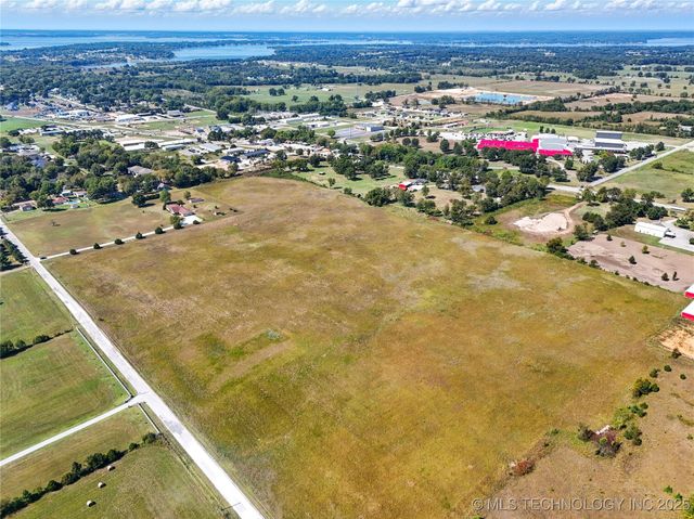 63320 E 293 Road, Grove, OK 74344