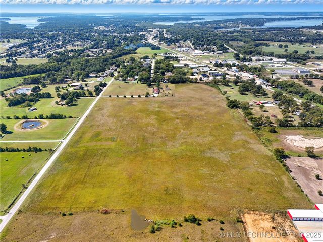 63320 E 293 Road, Grove, OK 74344