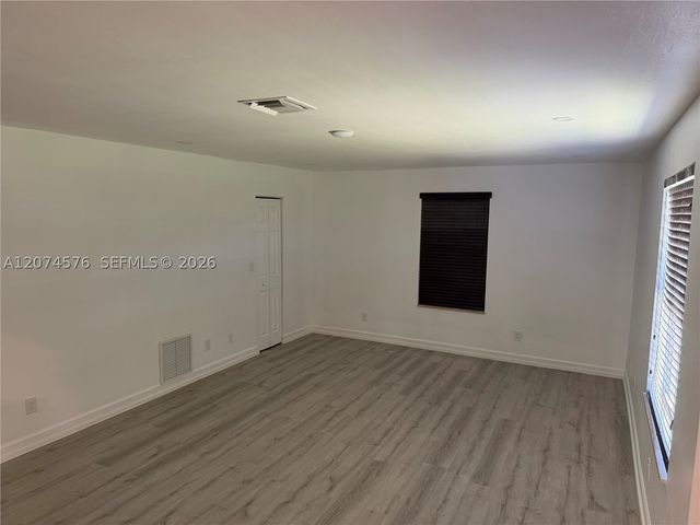 5201 SW 22nd St, West Park, FL 33023