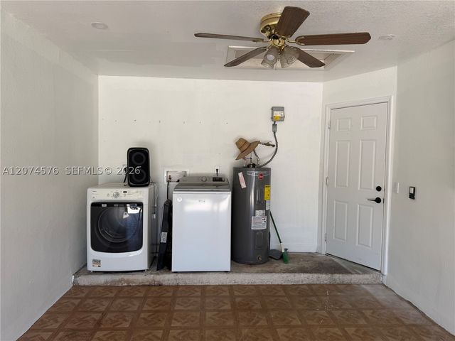 5201 SW 22nd St, West Park, FL 33023