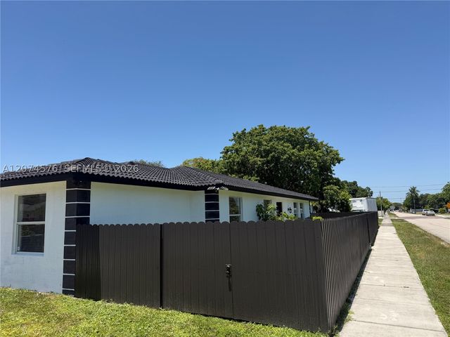 5201 SW 22nd St, West Park, FL 33023