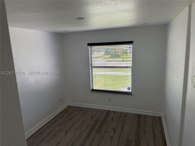 5201 SW 22nd St, West Park, FL 33023