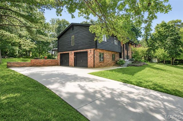 1908 Duke Street, Edwardsville, IL 62025