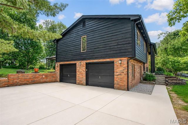 1908 Duke Street, Edwardsville, IL 62025