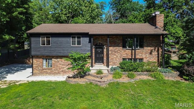 1908 Duke Street, Edwardsville, IL 62025