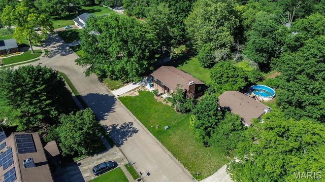 1908 Duke Street, Edwardsville, IL 62025