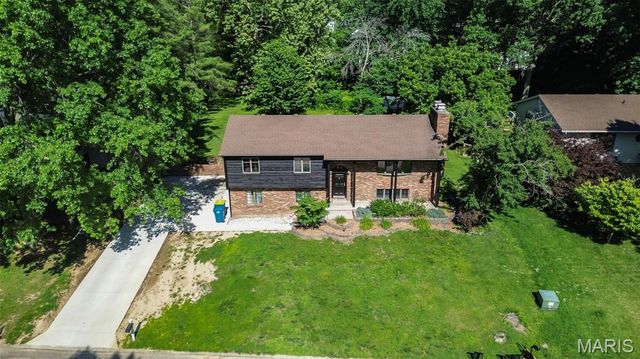 1908 Duke Street, Edwardsville, IL 62025