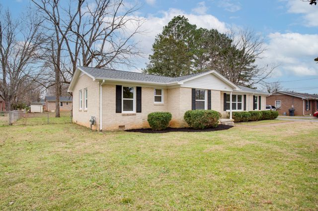 223 Hampton Rd, Columbia, TN 38401