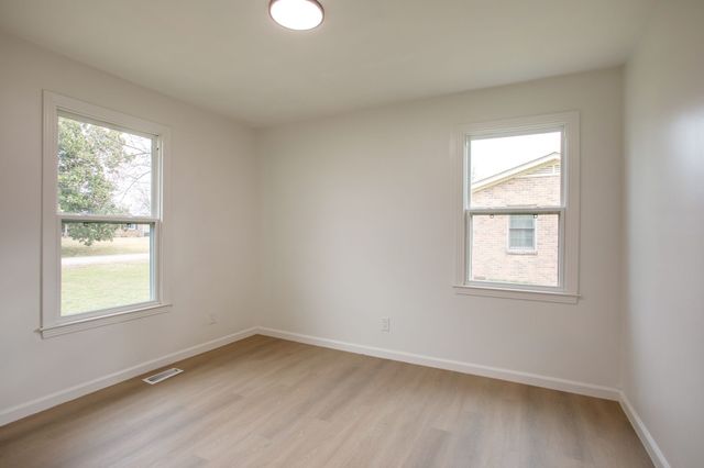 223 Hampton Rd, Columbia, TN 38401