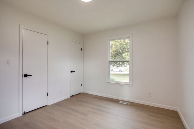 223 Hampton Rd, Columbia, TN 38401