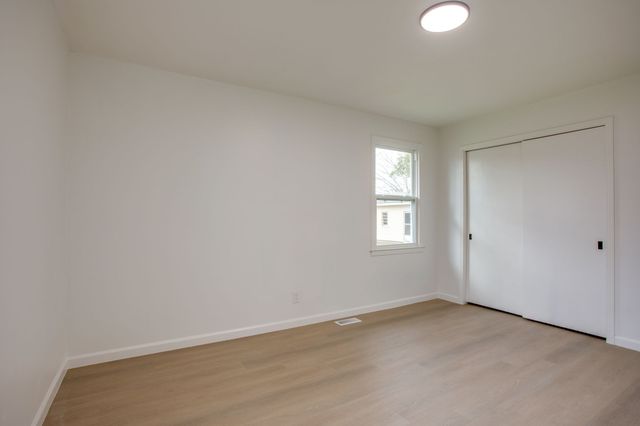 223 Hampton Rd, Columbia, TN 38401