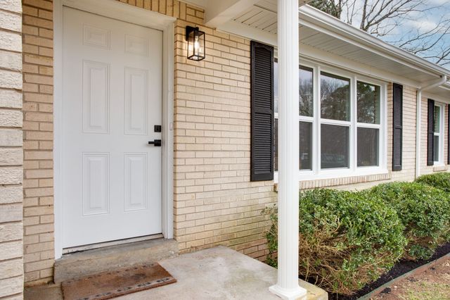 223 Hampton Rd, Columbia, TN 38401