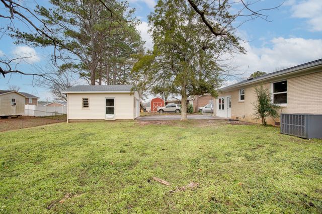 223 Hampton Rd, Columbia, TN 38401