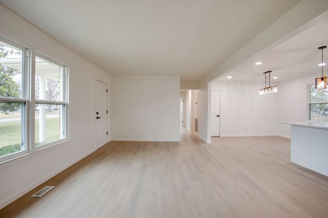 223 Hampton Rd, Columbia, TN 38401