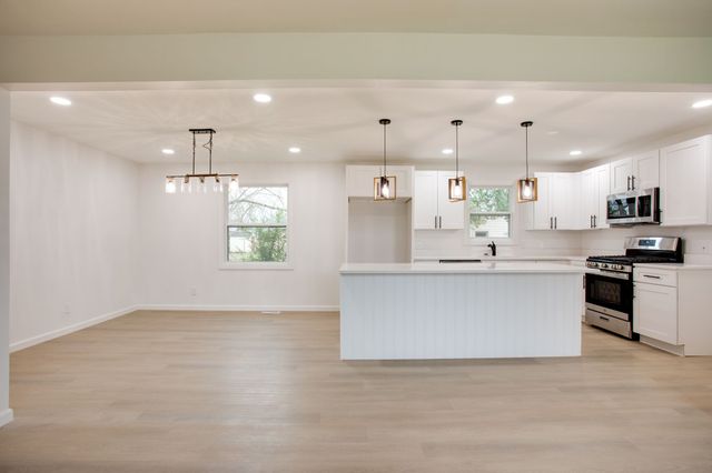 223 Hampton Rd, Columbia, TN 38401