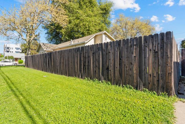 629 Oak St, Roseville, CA 95678