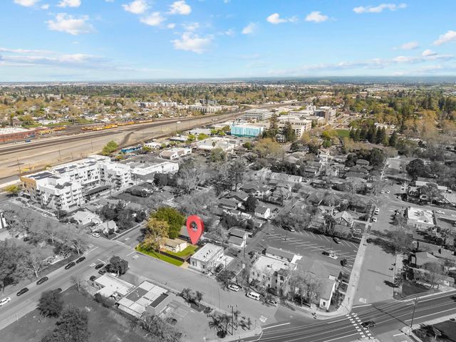 629 Oak St, Roseville, CA 95678