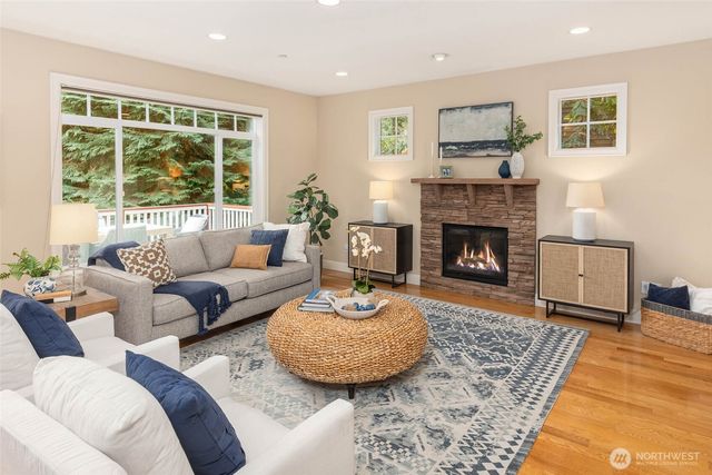 17122 32nd Avenue NE, Lake Forest Park, WA 98155